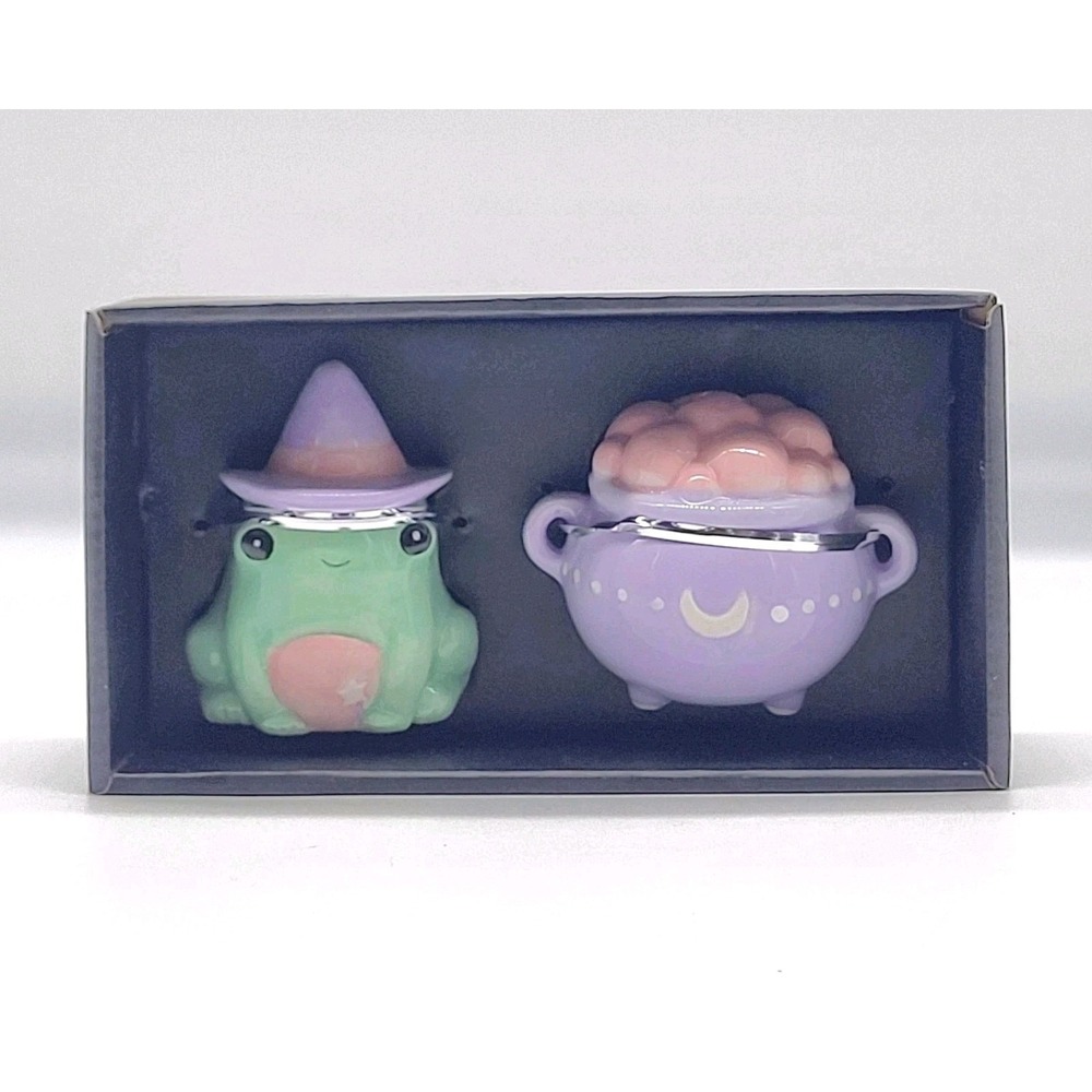 Pastel Halloween Frog Witch Cauldron Salt Pepper Shakers Set Ceramic NEW